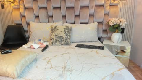 Jennsexy  online show from January 28, 8:15 pm