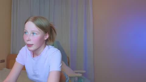 Snapshot of jenny_angelok chatting on December 15, 1:11 pm Next broadcast on December 05 subject to change online show from December 15, 1:11 pm