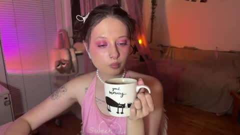 Jennifer Jenny Darling   online show from July 19, 8:00 pm