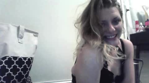 jennyisasquirter online show from January 7, 11:19 pm