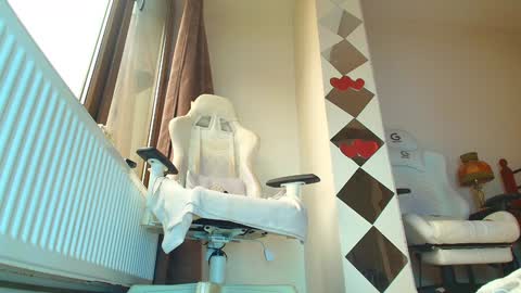 infamous blondiechloe.             Jennyjennywildd online show from February 23, 8:03 am