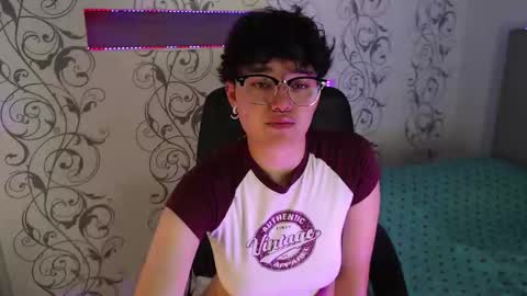 Snapshot of jero_harper1 chatting on February 24, 3:42 pm jero harper1 online show from February 24, 3:42 pm