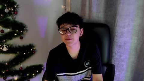 Snapshot of jero_harper1 chatting on January 1, 10:03 pm jero harper1 online show from January 1, 10:03 pm