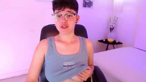 Snapshot of jero_harper1 chatting on October 3, 3:06 pm jero harper1 online show from October 3, 3:06 pm