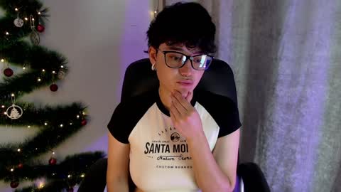 Snapshot of jero_harper1 chatting on December 31, 8:34 pm jero harper1 online show from December 31, 8:34 pm