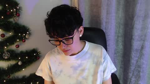 Snapshot of jero_harper1 chatting on December 18, 10:13 pm jero harper1 online show from December 18, 10:13 pm