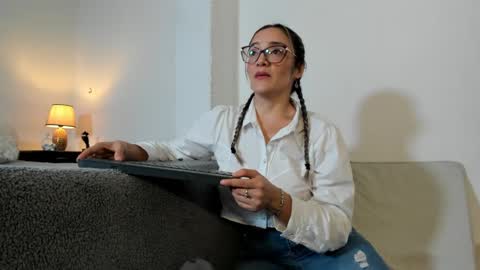 Snapshot of jess1ca_herrera chatting on January 7, 11:14 pm jessica herreraToday I will be your devil and you my victim online show from January 7, 11:14 pm