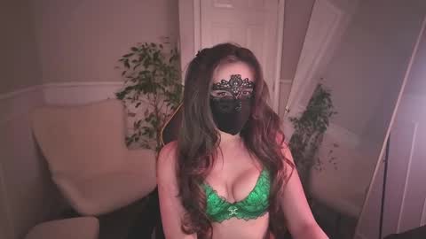 Miss J online show from April 27, 9:34 pm