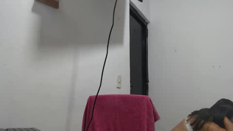 Snapshot of jess_beaut chatting on October 10, 2:49 am jess_beaut online show from October 10, 2:49 am