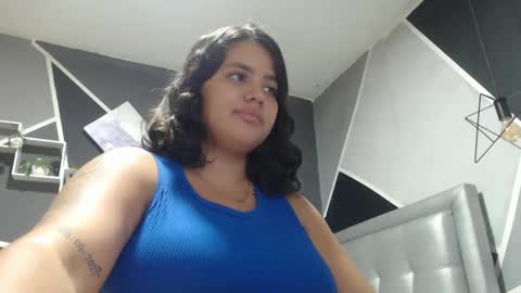 Snapshot of jess_beauty chatting on January 12, 1:00 am jess beauty online show from January 12, 1:00 am
