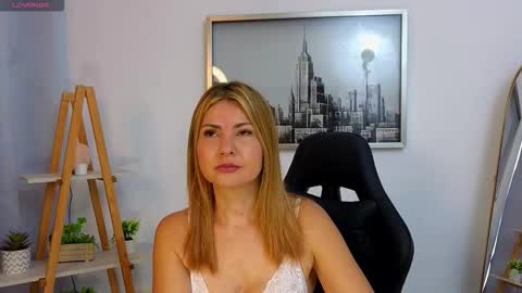 Snapshot of jessey_adams chatting on October 12, 1:24 pm bella adams online show from October 12, 1:24 pm