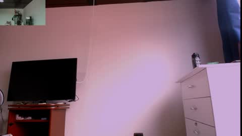 Yessik Rodriguez online show from June 16, 5:47 pm
