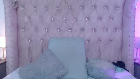 Jessica  online show from April 22, 11:46 pm