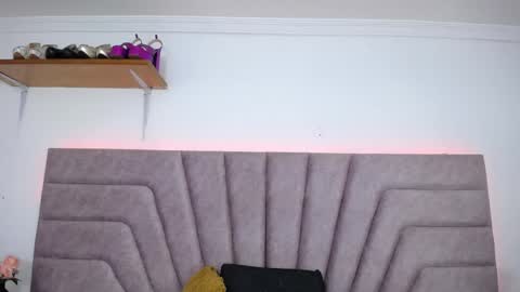 Jessica Kraft online show from April 23, 2:52 am