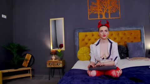 Jessica White online show from April 26, 4:21 am