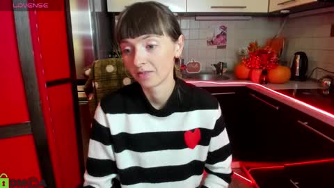 Snapshot of jessicaforris chatting on October 13, 7:00 am jessicaforris online show from October 13, 7:00 am