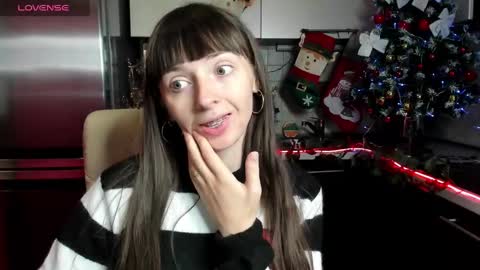 Snapshot of jessicaforris chatting on December 6, 7:32 am jessicaforris online show from December 6, 7:32 am