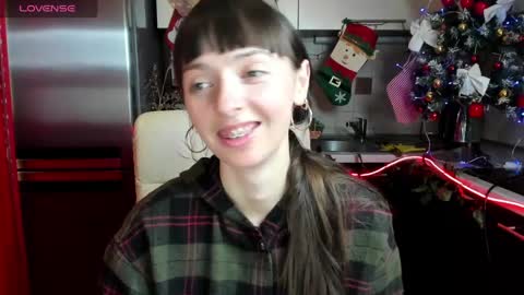 Snapshot of jessicaforris chatting on December 20, 7:44 am jessicaforris online show from December 20, 7:44 am
