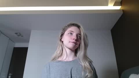 Jessica online show from April 25, 3:53 am