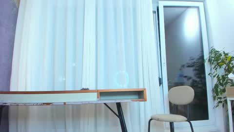 Snapshot of jesssxyx chatting on October 25, 5:53 pm im doing any u want just ask me online show from October 25, 5:53 pm