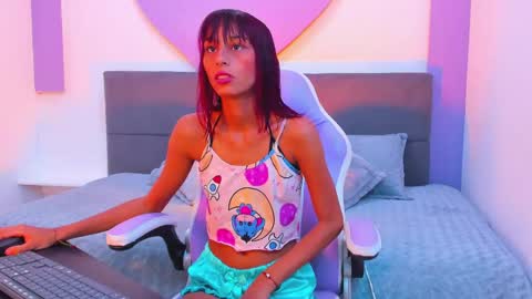 Snapshot of jessy_skinny_ chatting on October 9, 2:37 am Jessy online show from October 9, 2:37 am
