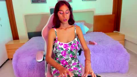 Snapshot of jessy_skinny_ chatting on September 15, 3:59 am Jessy online show from September 15, 3:59 am