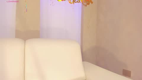 Jessy Morgan online show from March 13, 5:31 am