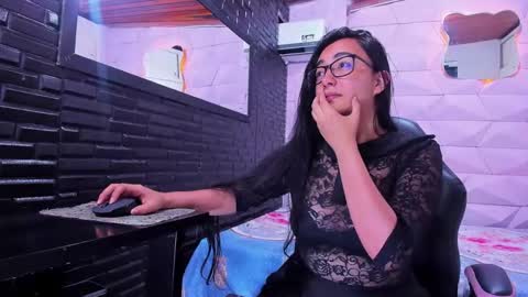 Queen online show from February 17, 7:23 pm