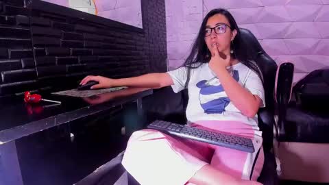 Queen online show from March 4, 7:22 pm