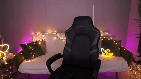 Jeysy online show from April 24, 10:45 pm