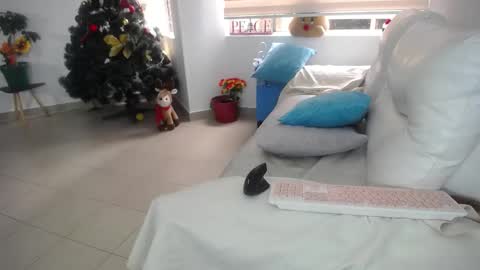 Camila online show from December 21, 12:20 pm