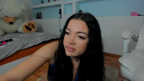 Juliee online show from April 27, 6:05 pm