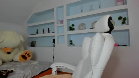 Juliee online show from April 23, 5:26 pm