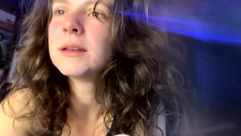 jlynn1997 online show from May 18, 10:38 pm