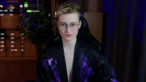 J online show from March 31, 8:42 pm