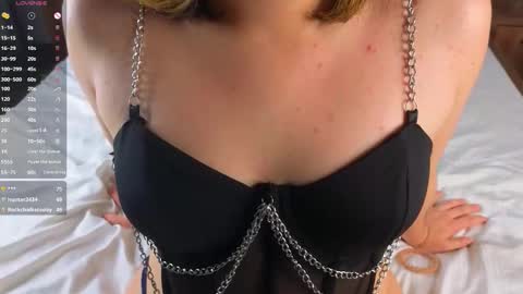 Snapshot of joann_dean chatting on September 11, 10:32 pm online show from September 11, 10:32 pm