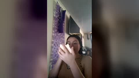 joha_naa02 online show from June 4, 6:01 pm