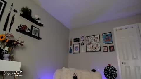    online show from July 31, 1:17 am