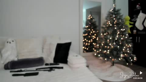 Snapshot of jojodelow chatting on December 28, 4:51 am online show from December 28, 4:51 am