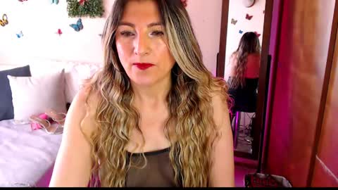 Jolie Mature online show from April 26, 4:38 pm