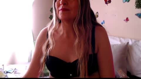 Jolie Mature online show from April 24, 7:49 pm