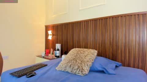 J O L I E  online show from April 23, 3:25 am