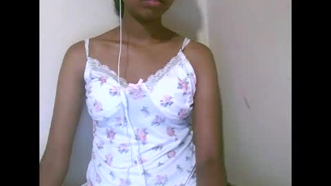 joliekah27 online show from April 19, 8:44 pm