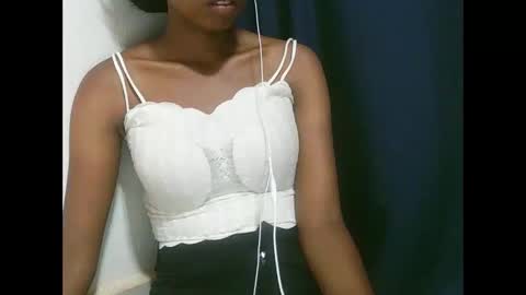 joliekah27 online show from February 8, 7:28 pm