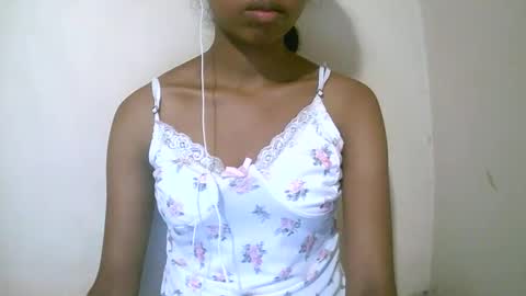 joliekah27 online show from April 18, 7:07 pm