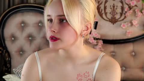 Alice online show from April 19, 6:10 pm