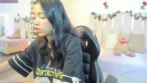 Joselyn  online show from March 11, 8:22 pm