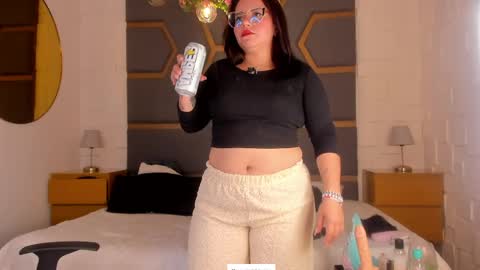 Juana Valkiria online show from April 23, 3:47 am