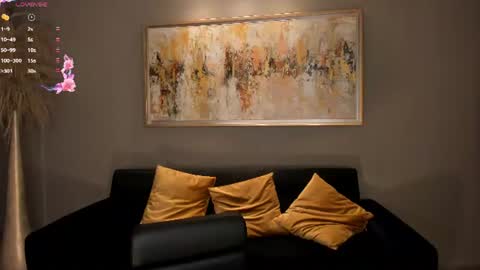 Juanita Clay online show from July 28, 6:20 pm