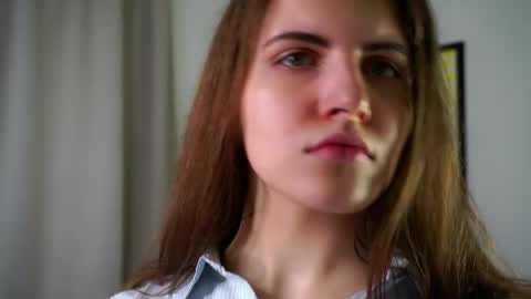 Isabel online show from April 4, 7:40 am